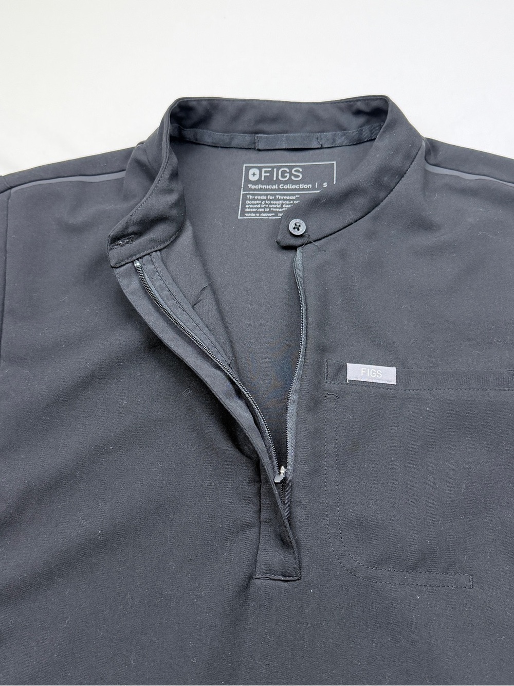 FIGS Montex Classic Scrub Top - Picture 5 of 10